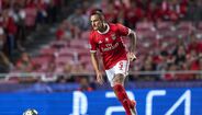 Fejsa está perto de consumar a saída do Benfica, sete anos depois de ter trocado o Olympiacos pela Luz. De acordo com os media locais, o internacional sérvio está a caminho da Arábia Saudita (Al-Ahli), depois de rescindir com os encarnados