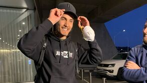 Cavani e o Benfica: «Falámos, houve reuniões...»