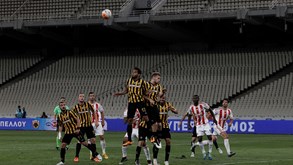 AEK Atenas-Olympiacos: duelo em português pela Taça da Grécia