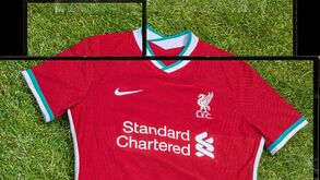 Liverpool apresenta camisola principal inspirada na 'história e identidade' do clube