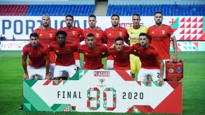 Jogadores do Benfica já vestem o novo equipamento: veja as imagens