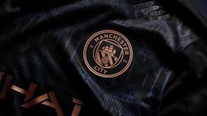 Manchester City apresenta equipamento alternativo para a nova época