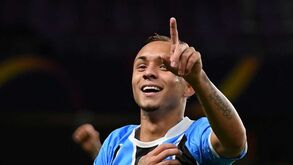 «Vamos receber uma delegação do Benfica»: Grêmio discute Cebolinha com as águias