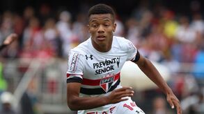 'São Paulino' David Neres pisca o olho ao Flamengo