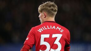 Brandon Williams já é ‘gente grande’ no United... e o salário dispara