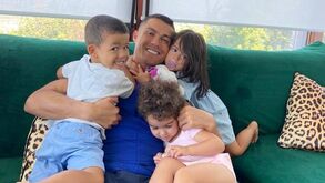 Cristiano Ronaldo surpreende fãs com mais um novo penteado