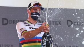 Mads Pedersen vence etapa na Volta à Polónia e assume liderança