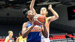 Sara Djassi pedirá ajuda mental após assédio em Espanha