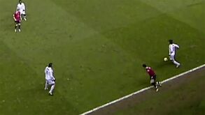 Italianos lembram o dia em que Pirlo fez Cristiano Ronaldo 'bailar'