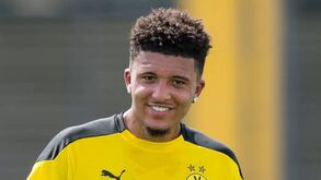 Fim da 'novela': Jadon Sancho renova contrato com o Borussia Dortmund até 2023