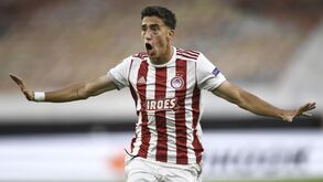 Liverpool contrata lateral-esquerdo Kostas Tsimikas ao Olympiacos