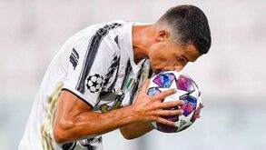 E se Cristiano Ronaldo rumasse ao PSG? Já se fazem exercícios e este seria um onze de luxo