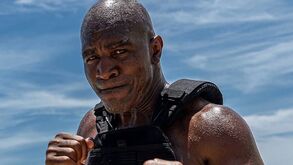 Como Evander Holyfield delapidou 222 milhões: até foi despejado da sua mansão de 109 divisões