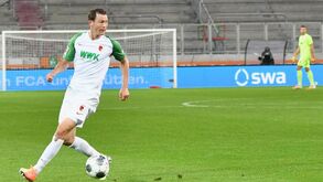 Lichtsteiner termina carreira devido ao adiamento do Euro'2020