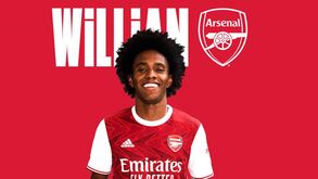 Willian deixa Chelsea e assina pelo rival Arsenal