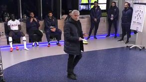 Tottenham lança vídeo para promover documentário e Mourinho é particularmente visado