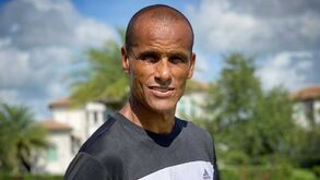 Rivaldo pede Neymar e 'atira': «O Barcelona tem de contratar jogadores com fome de vitória»