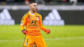 Anthony Lopes brilhou na baliza do Lyon: «Ninguém esperava que chegássemos a este nível»