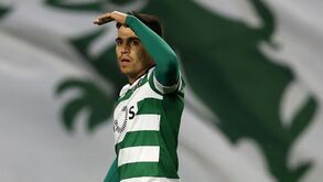 Travar compras para gerar receitas: falta um avançado e talvez um central ao Sporting