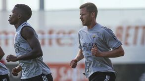 Benfica treina na máxima intensidade e Jorge Jesus já puxa por Vertonghen