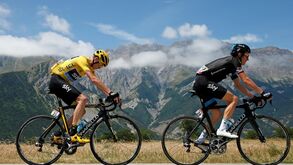 Chris Froome e Geraint Thomas fora da equipa da INEOS para a Volta a França