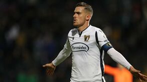 FC Porto continua com Toni Martínez debaixo de olho