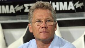 Laszlo Bölöni é o novo treinador do Gent
