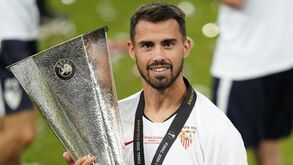 Jogador do Sevilha celebrava a Liga Europa e ladrões tentavam roubar-lhe a casa