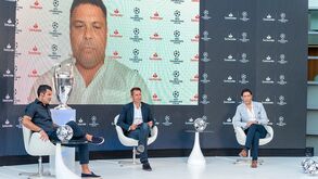Rui Costa elogia Corona: «Fez época muito boa com influência nos êxitos do FC Porto»