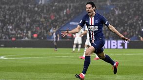 Italianos falam em contactos entre o Real Madrid e Cavani