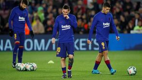 O 'tweet' de Puyol sobre Messi e a resposta de Suárez que está a dar que falar