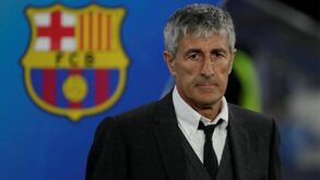 Quique Setién quer ver esclarecida a sua situação e envia fax ao Barcelona