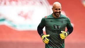 Pepe Reina deixa AC Milan e reforça Lazio