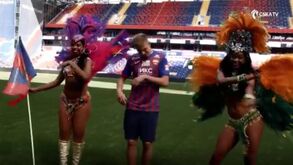 No mínimo constrangedor: CSKA apresenta Bruno Fuchs com direito a samba