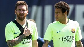 PSG tenta fintar Manchester City no negócio por Messi e está disposto a oferecer Neymar