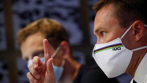 Presidente da UCI pede às equipas que 