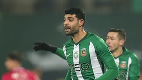 Taremi chega para concluir transferência 