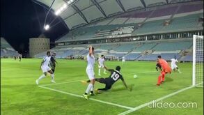 Cádiz goza com música de Shakira... e não podia faltar o Casio e o Twingo