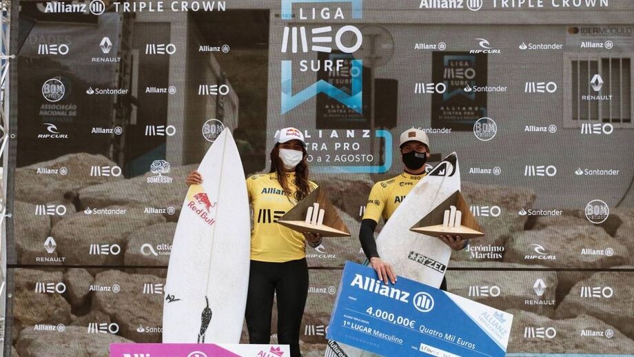 Teresa Bonvalot e Afonso Antunes, lideres do ranking nacional de surf