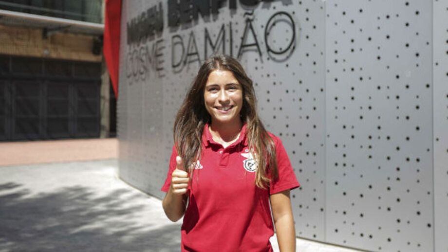 Marlene Sousa renova contrato com o Benfica