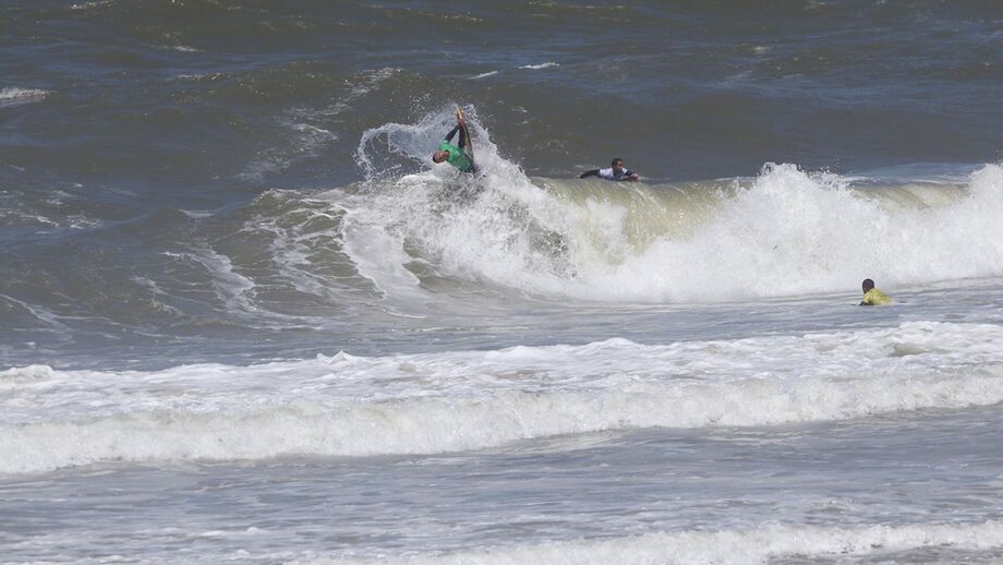 Daniel Fonseca e Joana Schenker vencem prova de bodyboard em Santa Cruz