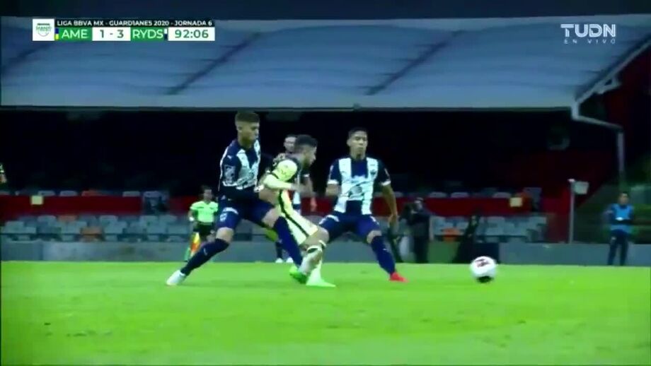 Incrível: Foi lançado em campo pelo pai e um minuto depois... foi expulso