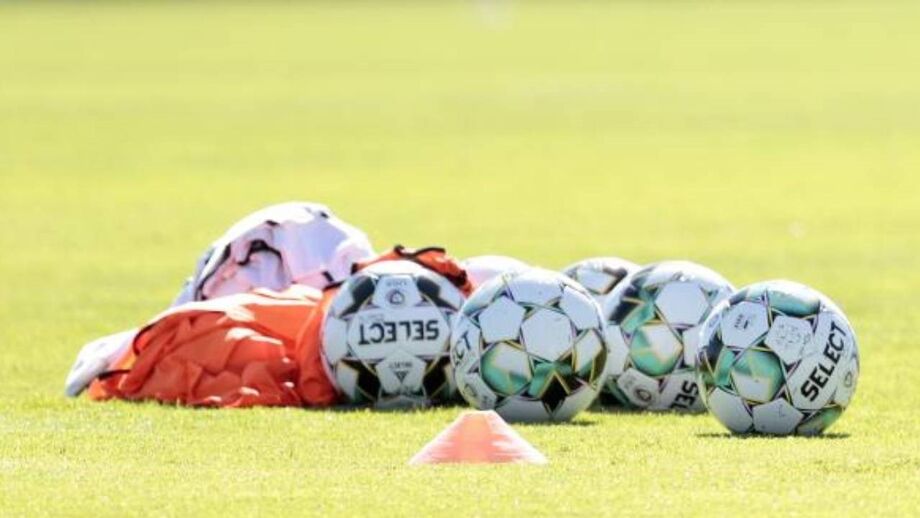 Iniciativa premeia 20 clubes amadores de futebol com equipamento e bolsas