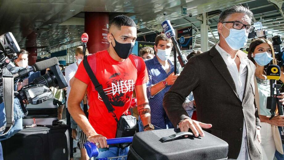 Lateral-direito brasileiro, de 27 anos, chega do Fluminense e custa três milhões de euros às águias