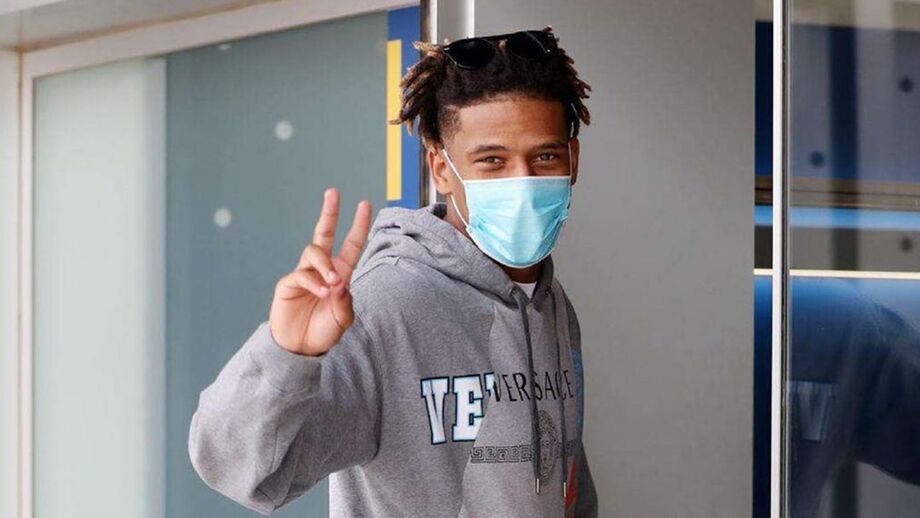 Todibo, do Barcelona, testou positivo mas diz estar bem