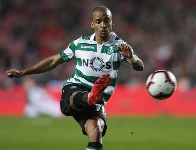 Bruno Gaspar - O prazo para o Olympiacos exercer o direito de opção no valor de 1 milhão de euros já terminou, mas o clube grego deverá tentar negociar essa cláusula e este dossiê permanece em aberto.