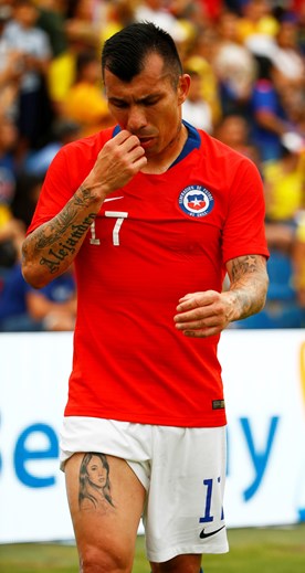 7. Gary Medel - Expulsiones: 18