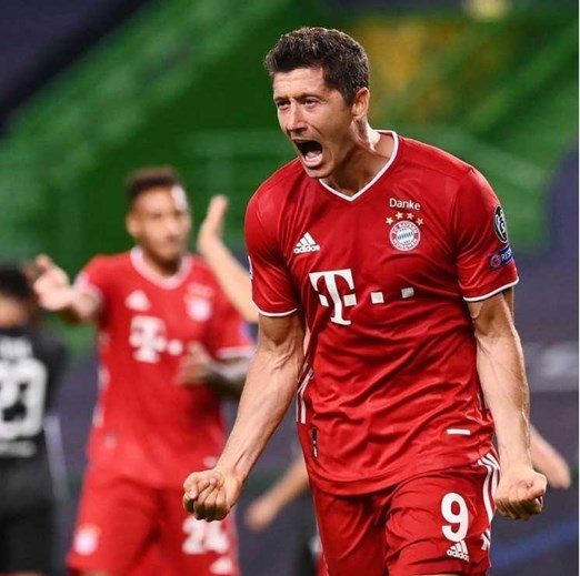 Robert Lewandowski apareció en gran forma en la octava final de la Champions League