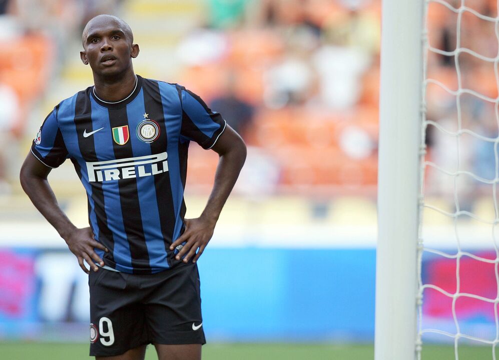 Eto'o - “Estou farto de explicar que Mourinho é uma das melhores pessoas que existem no mundo do futebol”, defendeu Eto’o. A etapa no Inter foi a mais bem-sucedida, mas também trabalharam juntos no Chelsea. Nessa altura, nem uma brincadeira de Mourinho aludindo à idade de Eto’o estragou a amizade. 