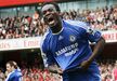 Essien - “Ele não foi meu jogador, é meu filho. Eu sou o seu pai branco”, disse Mourinho sobre Essien, palavras retribuídas pelo ex-médio. A ligação especial até levou o português a viajar ao Gana para conhecer as origens de Essien. Conheceram-se no Chelsea e repetiram a parceria no Real Madrid.